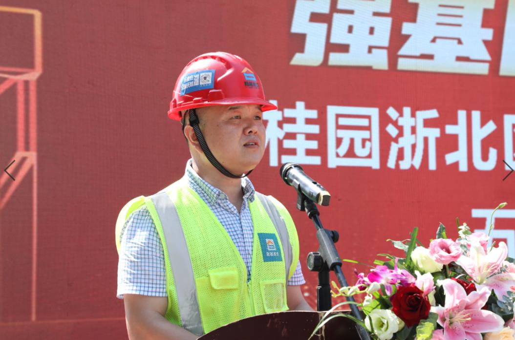 先鋒人物丨大智若愚，做一名騰越建筑的“移山人”