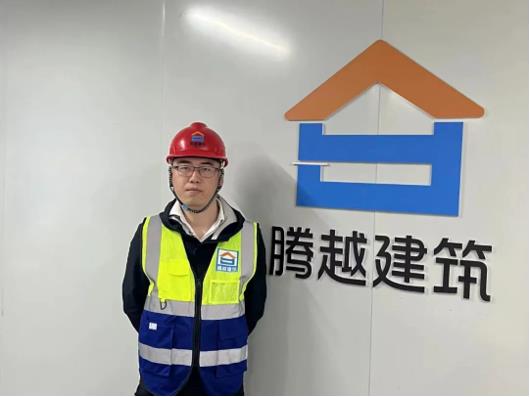 先鋒人物|“我不算聰明，所以要用努力來(lái)彌補(bǔ)”